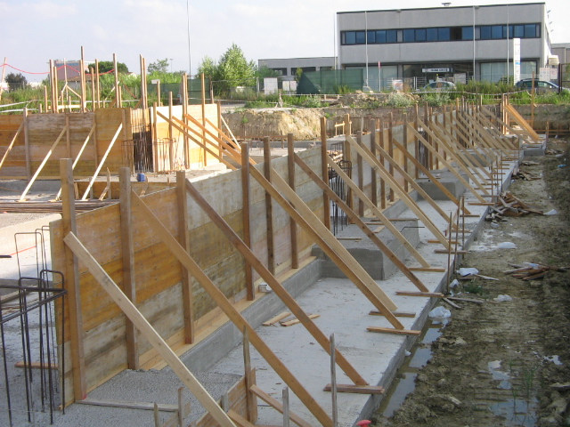 FONDAZIONI CAPANNONE PISA 2
